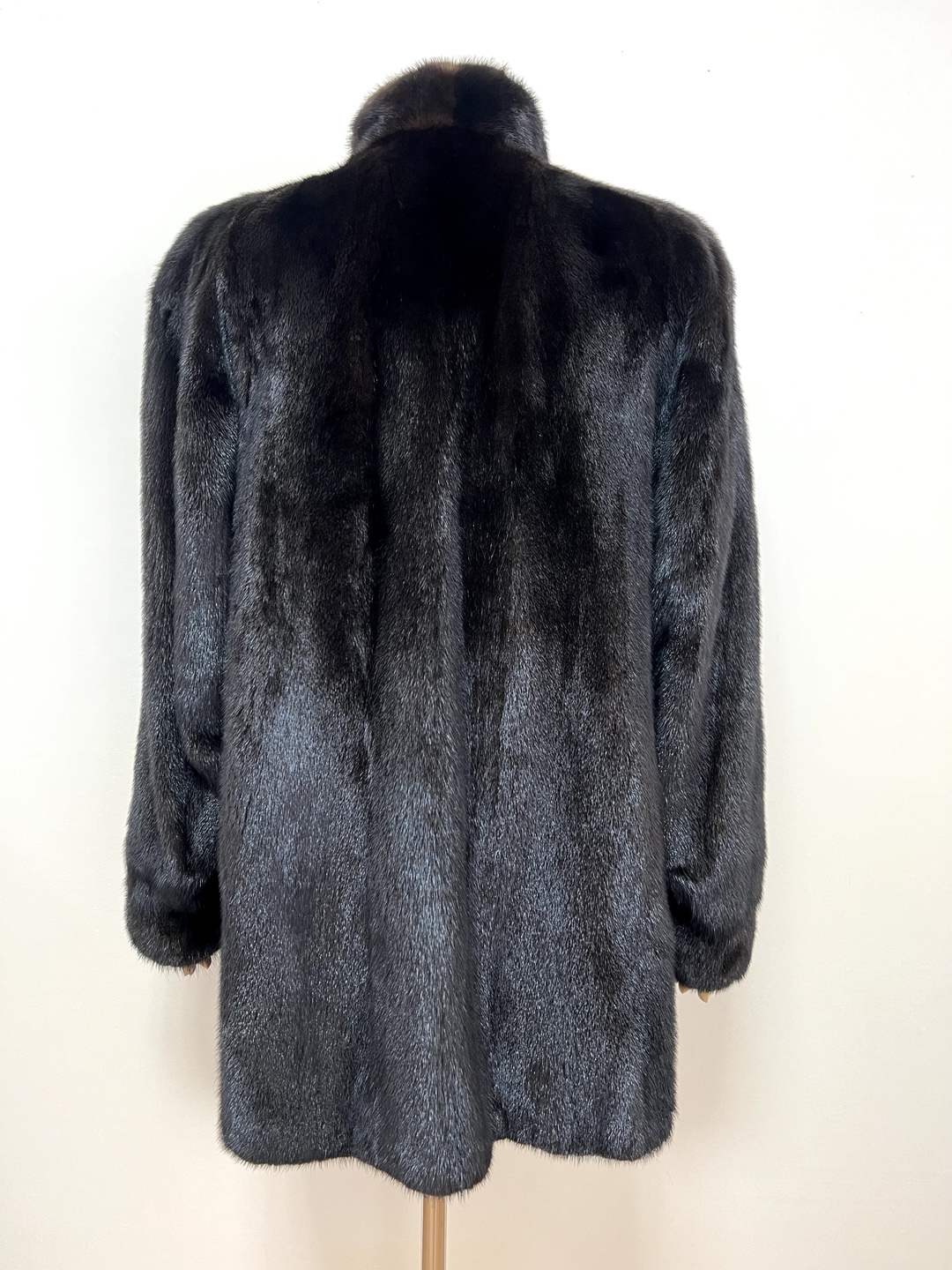 미사용전시품 블랙그라마 다크브라운 풀스킨 하프 밍크코트 라지사이즈 중간길이 - 이미지 5