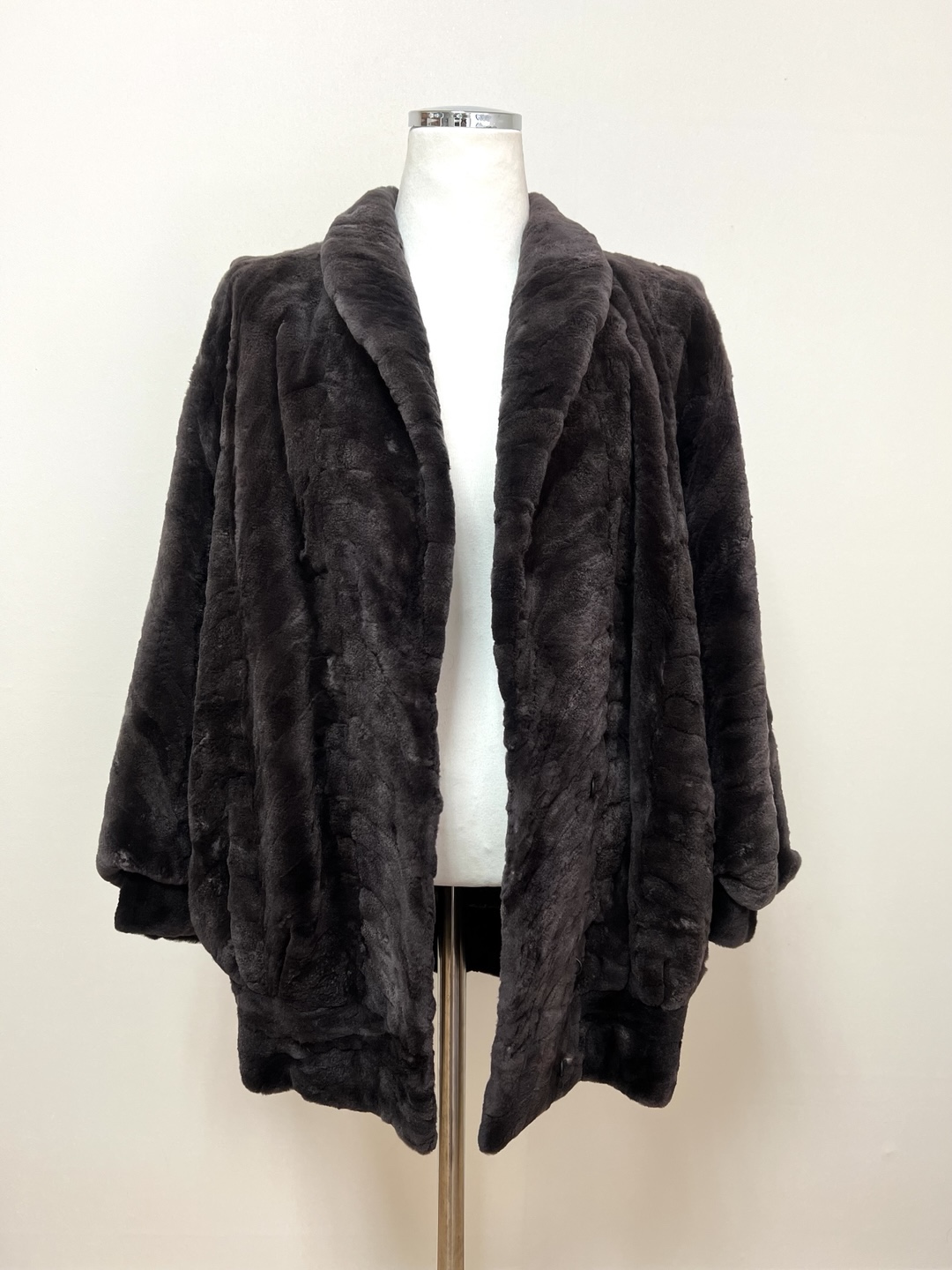 BIEN FORET 차콜 오버핏점퍼형 디자인밍크코트 - 이미지 8