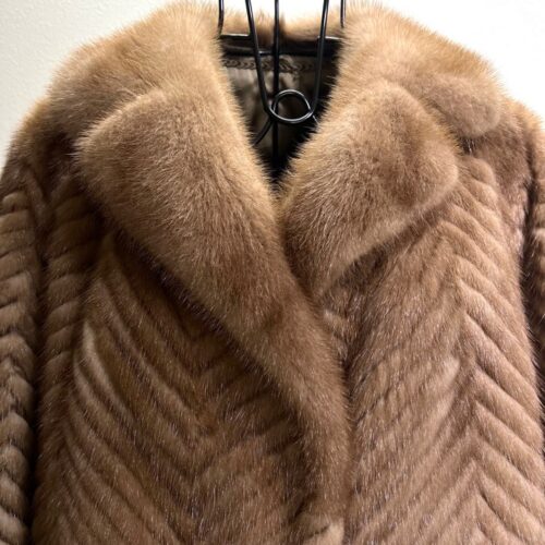 Alternative view of SAFURON 쉐브론 파스텔 멕시롱 밍크코트 66사이즈