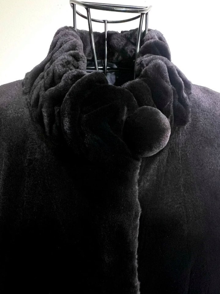 SAGA 사가슈퍼컬리티 셔링하이넥카라 딥다크브라운 풀스킨 쉬어드 롱밍크코트 프리사이즈 - 이미지 2