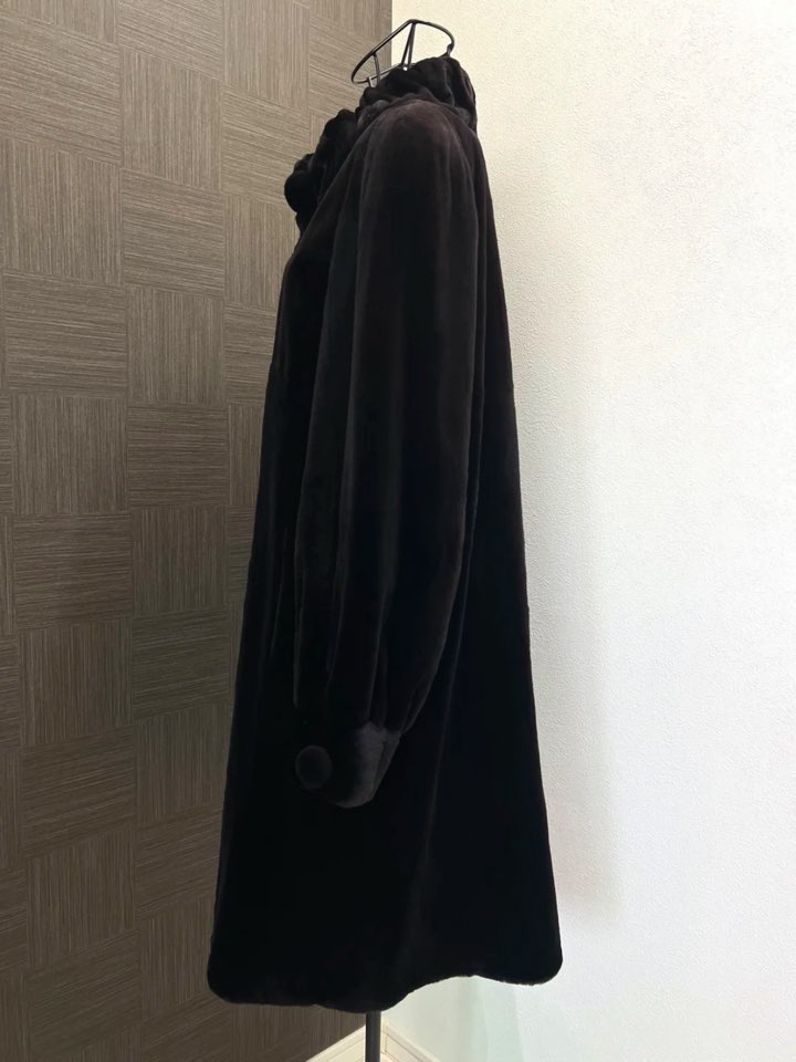 SAGA 사가슈퍼컬리티 셔링하이넥카라 딥다크브라운 풀스킨 쉬어드 롱밍크코트 프리사이즈 - 이미지 8