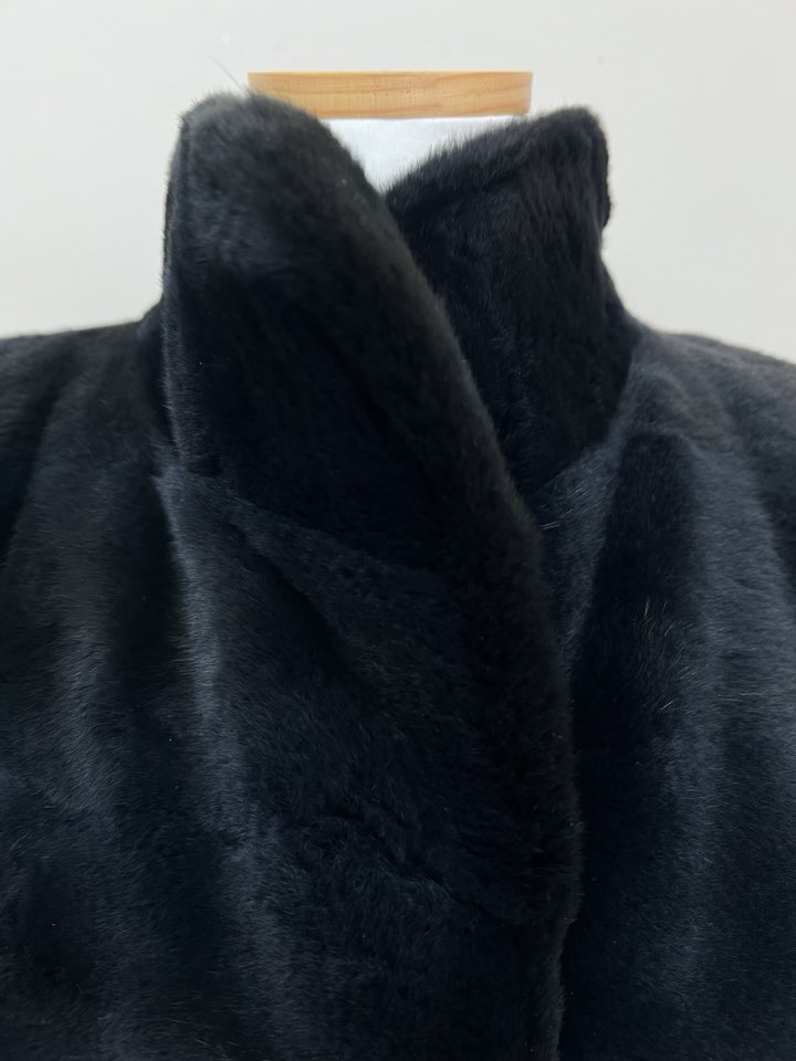 Peltex 오버핏 블루블랙 하이넥 풀스킨 호리젠탈 플럭밍크코트 프리사이즈 - 이미지 2