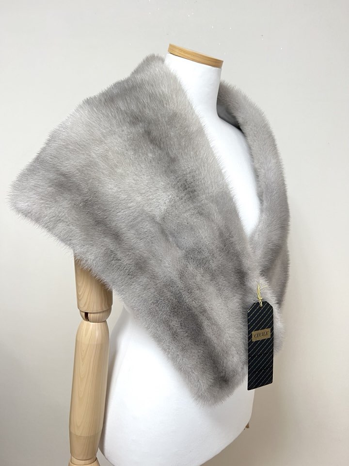 미사용전시품 SAGA 사가 풀스킨 사파이어 밍크 케이프숄 - 이미지 2