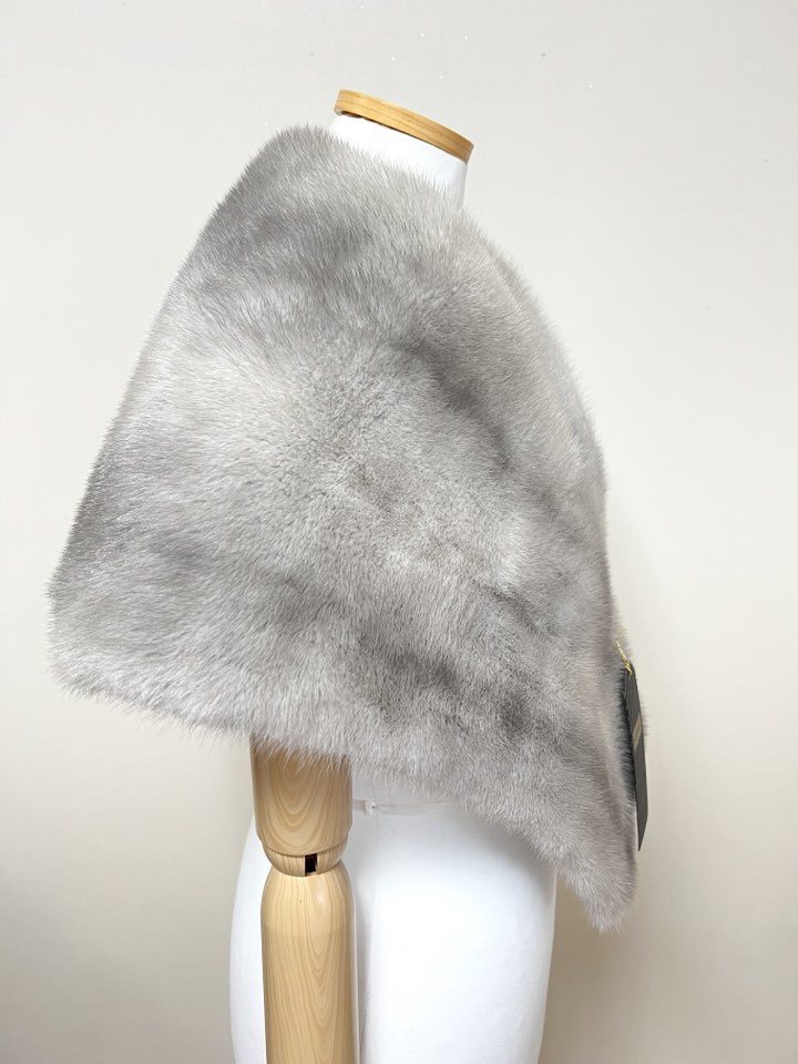 미사용전시품 SAGA 사가 풀스킨 사파이어 밍크 케이프숄 - 이미지 3