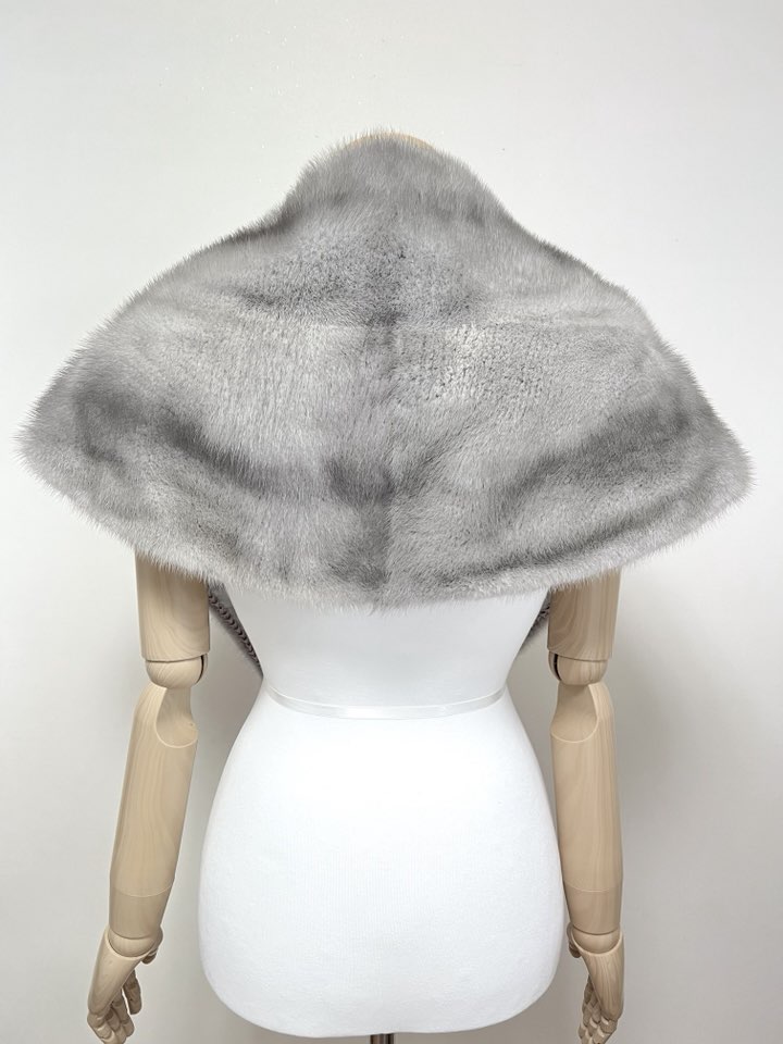 미사용전시품 SAGA 사가 풀스킨 사파이어 밍크 케이프숄 - 이미지 4