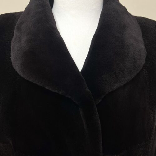 Alternative view of CHEVARENE 다크브라운 풀스킨 플럭 하프밍크코트 66사이즈