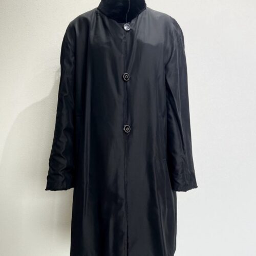 Alternative view of GRES PARIS 리버시블 하이넥 풀스킨 블랙 쉬어드롱밍크코트 무릎길이